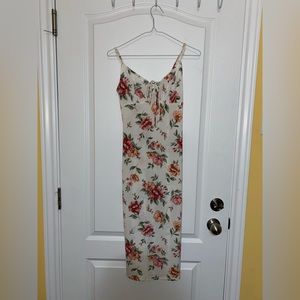 It’s a one piece . Very beautifully designed with floral patterns ❤️